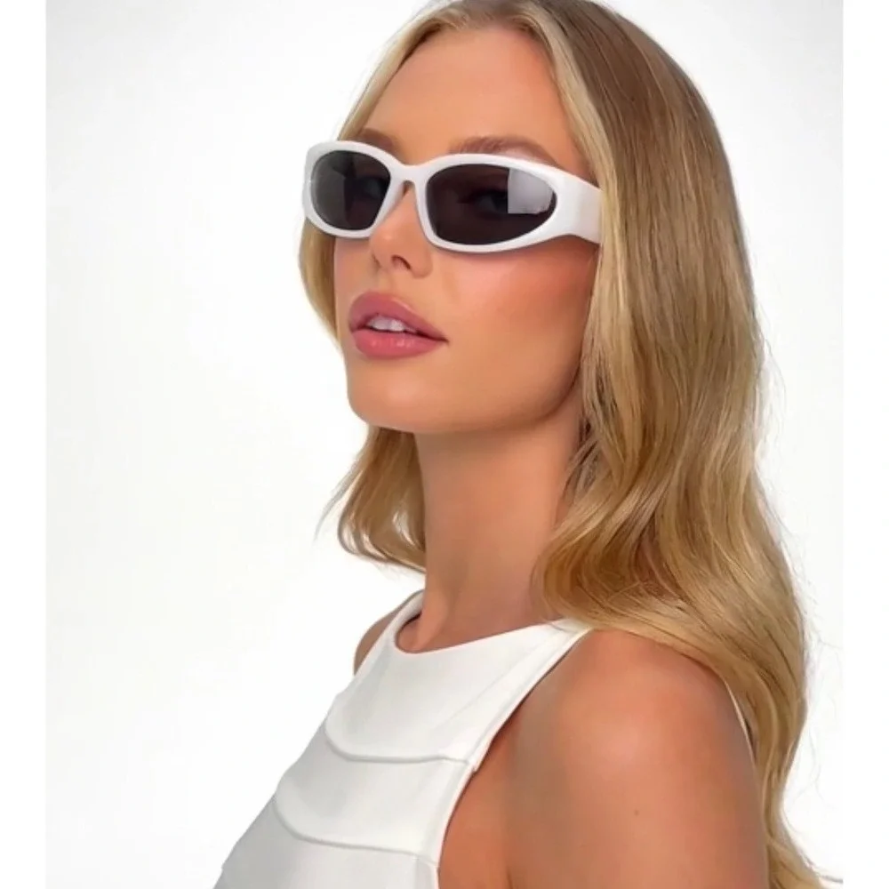 Fashion Women Sunglasses White Frame Black‎ Lens 100% UV Protection Street Wear
